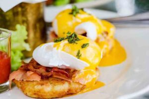 Eggs Benedict Toast