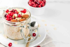 Overnight Oatmeal with Almonds and Dried Cranberries